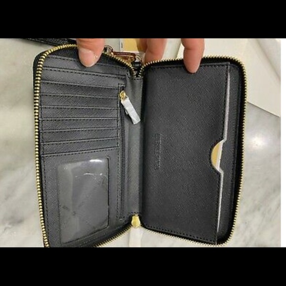 Black new wallet from Michael kors - Picture 4 of 5